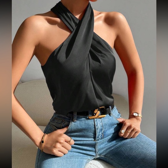 Black crisscross front halter top - Picture 4 of 6